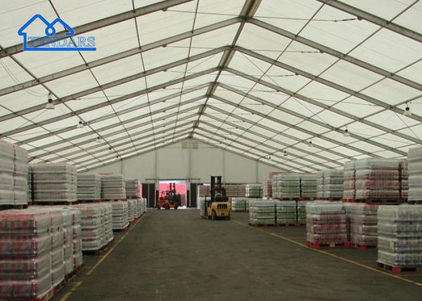 Tendas de construção para uso doméstico resistentes a incêndio