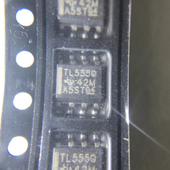 TLC555QDRQ1 Computer IC Chips SOIC 8 Package Case SMD SMT Mounting