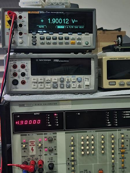 Fluke 5101B  1100 V / 2 A Multifunction Calibrator With 0.005% DC Accuracy