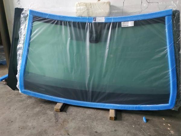 Benz S W221 W222 W223 Car Front Windshield Glass Laminated Toyota Hiace Windshield