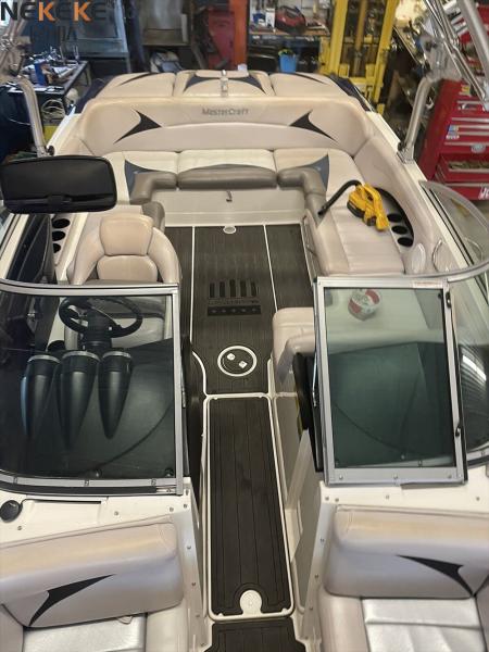 6mm Thickness 3000-Hour UV Resistant Self-Adhesive Marine EVA Flooring Boat Deck Mat for Mastercraft X15 Cockpit