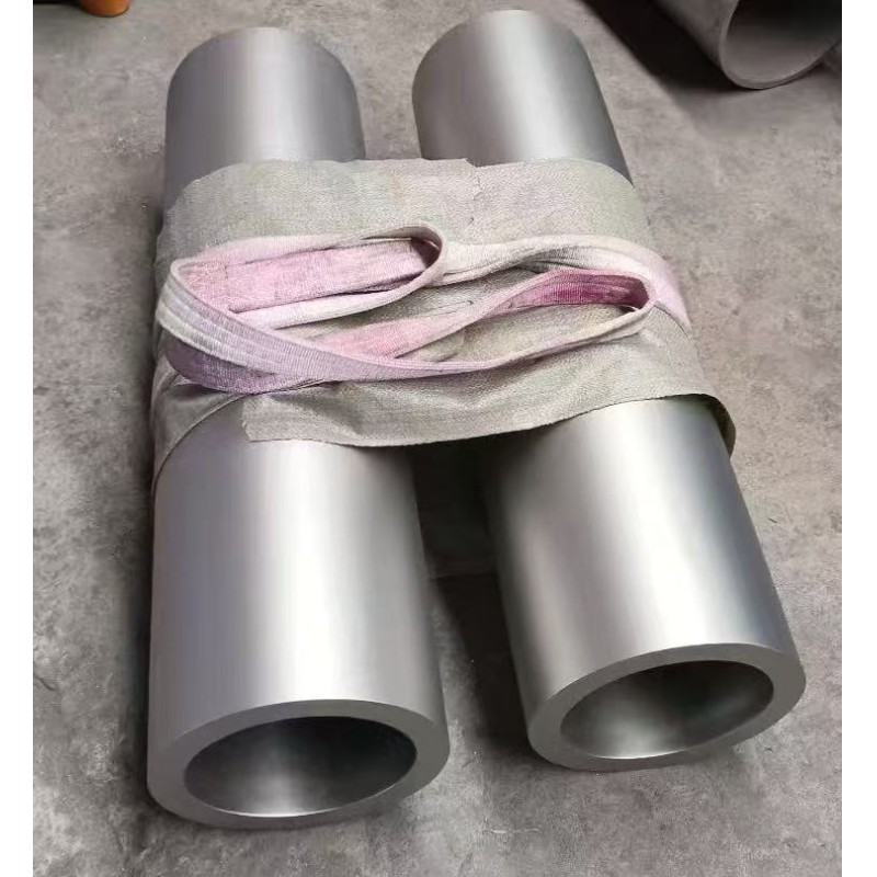 Hastelly(C276, C22, C-2000,B-3),inconel(600,601,617,625,718,X-750),incoloy(800H,800HT,825),GH3030... Monel and Hastelloy are applied in marine engineering and ships, petroleum refining equipment...