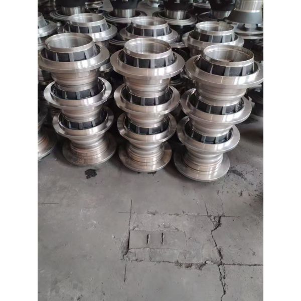 Ductile Iron Wheel Hub Castings | Custom Sizes For Automotive Vehicle Chassis Load Bearing Components
