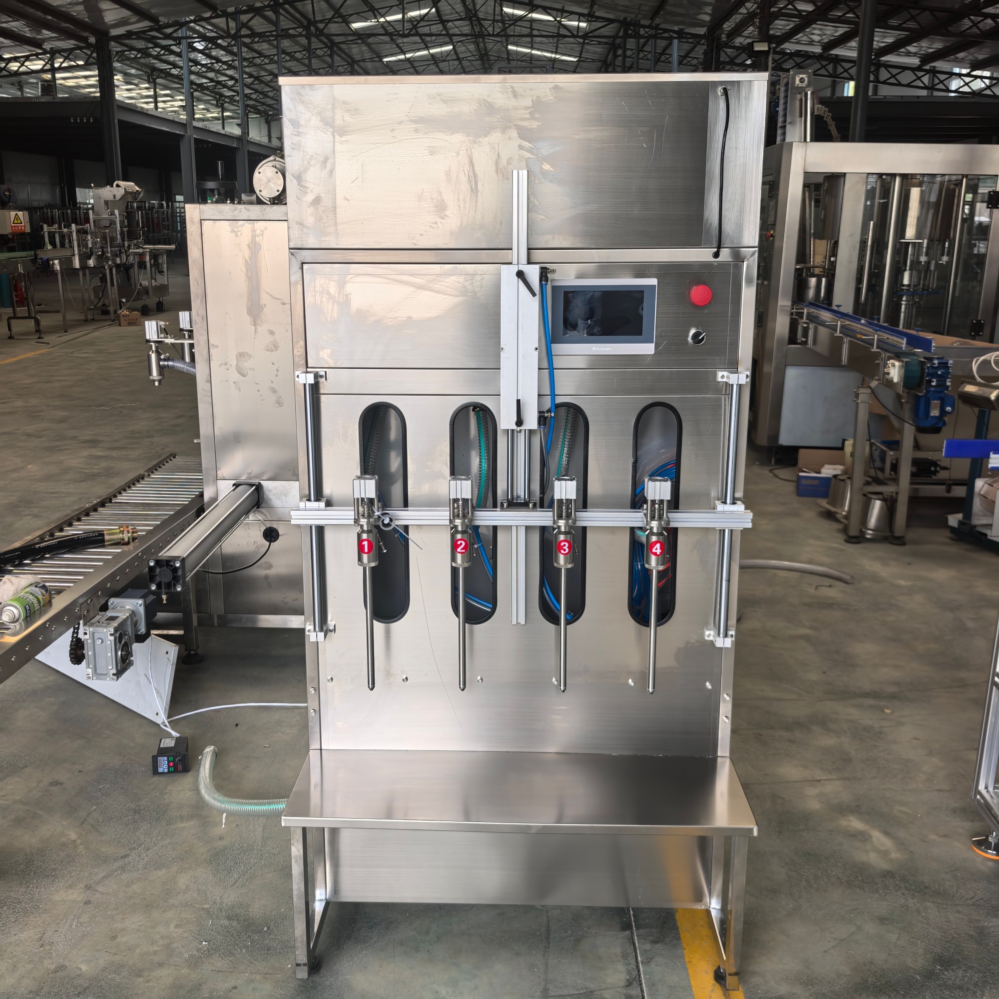 Semi Automatic Gravity Flow Filling Machine 316L Stainless Steel for Low Medium Viscosity Liquid