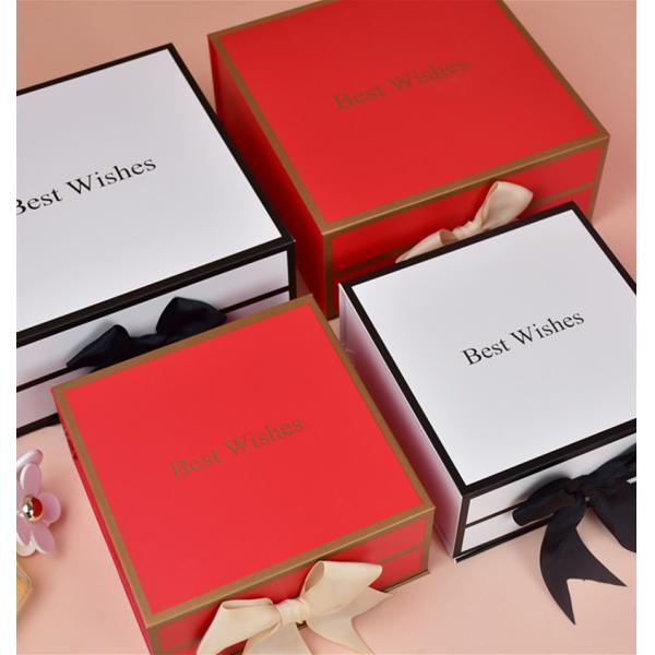 Складчивая папковая коробка для упаковки свадебных подарков с магнитным закрытием