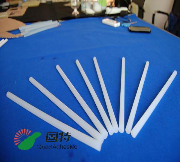 A vara-likeIndustrial branca e semi-transparente da resina de EVA coloriu varas da colagem para o branco da luz da arma de colagem semi transparentes