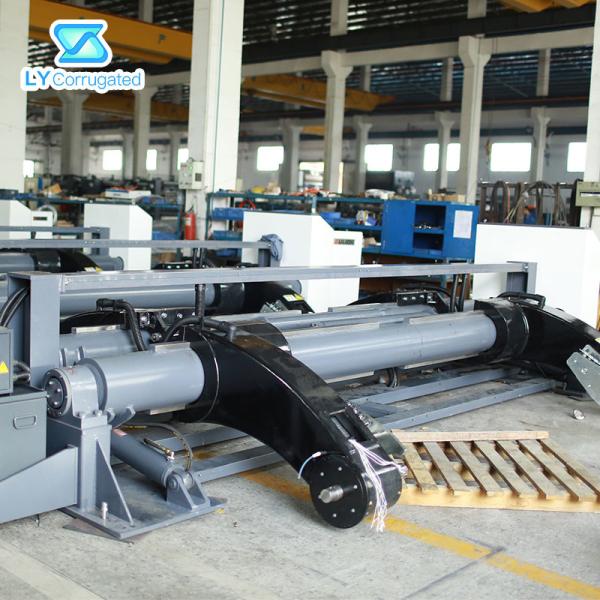 máquina ondulada da cartonagem da caixa de 1400mm, suporte de rolo de moinho hidráulico
