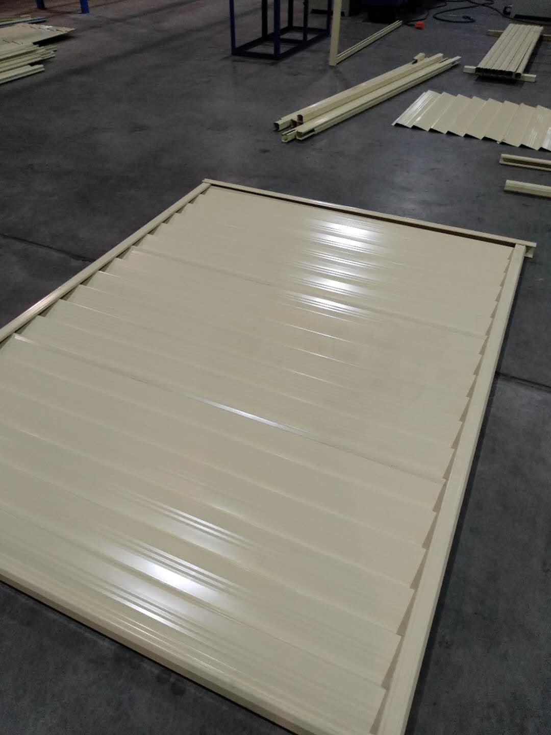 Australia Style Color Coated Fence Panel Roll Forming Machine (Австралийский стиль) - машина для изготовления линейных панелей ограждений