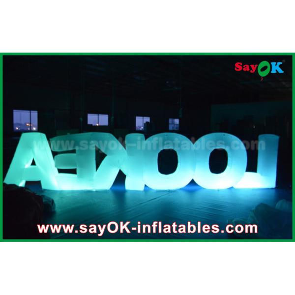 Гигантское раздувное письмо приведенное Лоокеа освещая на открытом воздухе раздувные украшения для партии