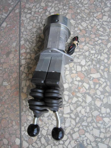 LGMC 4.91kg 12C0572 Pilot Control Valve Wheel Loader Spare Parts
