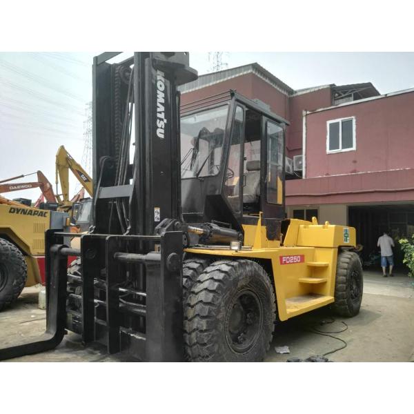 Японская тяжелая используемая дизельная тонна КОМАТСУ ФД250 платформы грузоподъемника 25 с бортовым сдвигателем