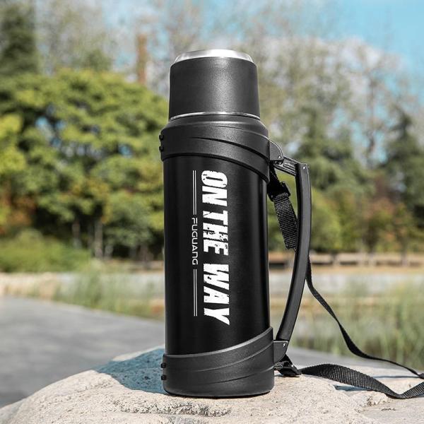 Insulated Stainless Steel Vacuum Flask 2 Litre Outdoor 316 Stainless Steel Travel Bottle With Handle Easy To Clean With Food Safe Lid