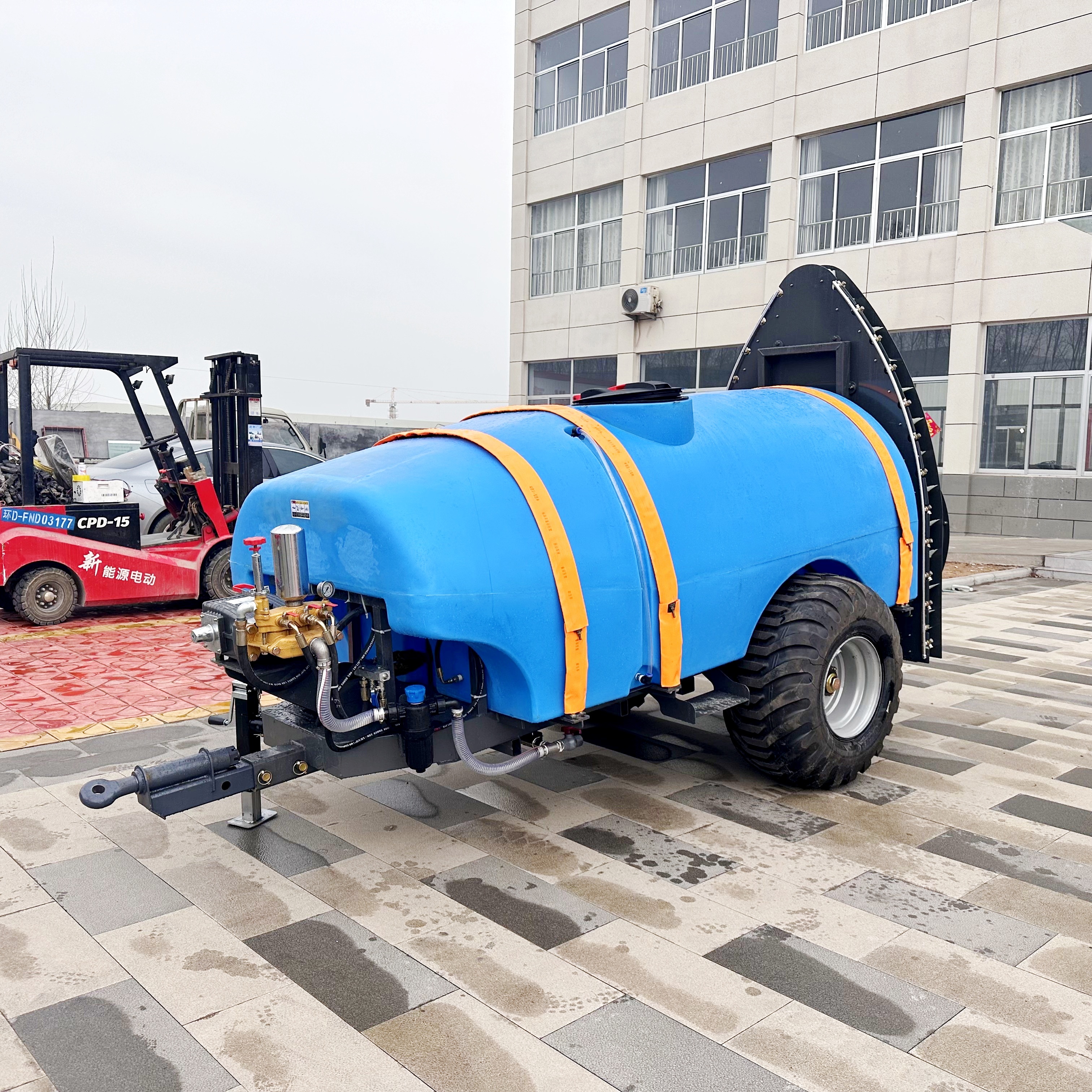 Agricultural Tractor Mounted Air-assisted Sprayer For Orchard Crop Protection