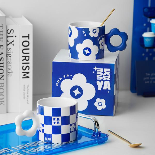 Minimalist Design Style Valentine'S Day Ceramics With Customized Options And Floral Pattern