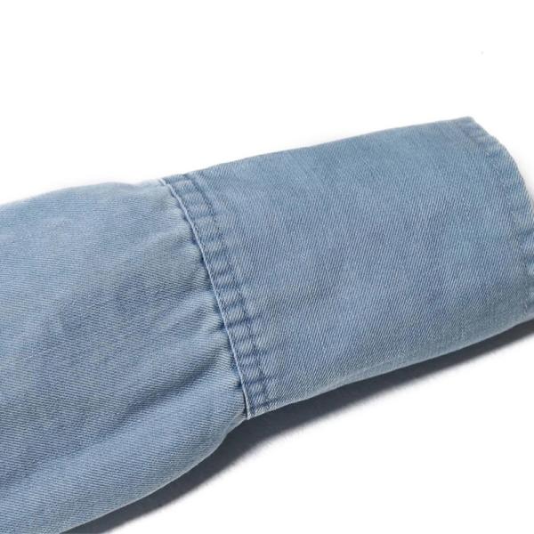 Подгонянные изготовителем урожая куртки Джин кнопки джинсы голубого верхние