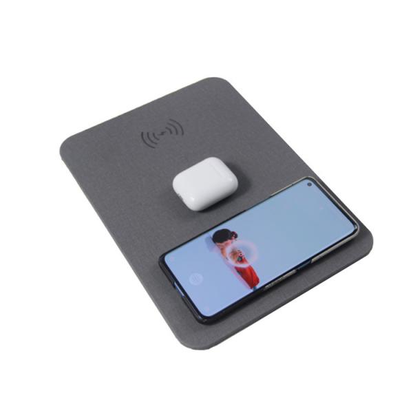 L'unité centrale personnalisée imprimée faite sur commande garnissent en cuir le remplissage multifonctionnel de radio de tapis de souris