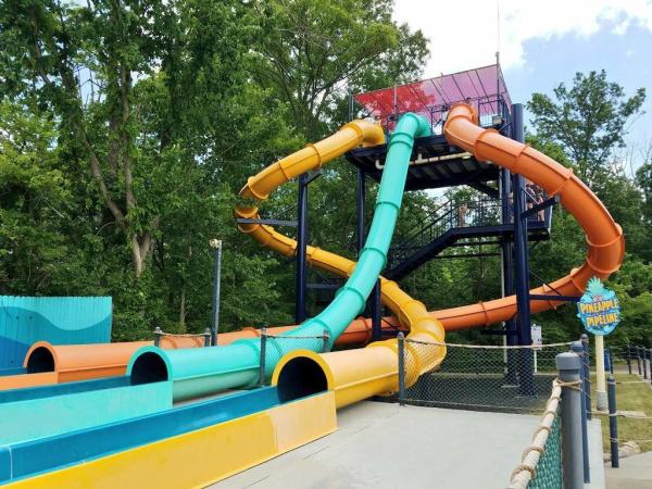 Espiral fechado personalizada FRP do tubo da corrediça de água da fibra de vidro do parque temático para o adulto