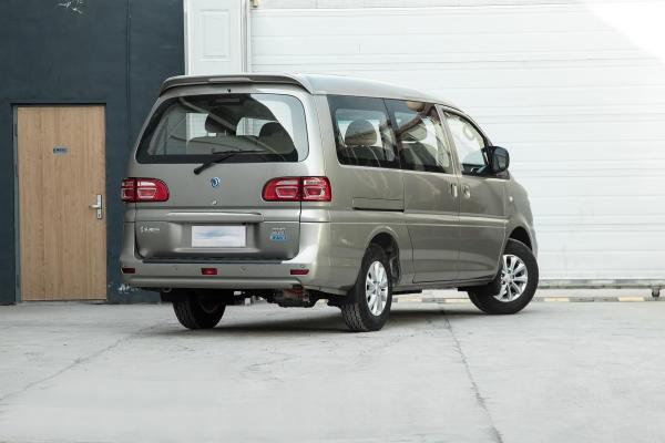 400KM Range Dongfeng M5EV MPV Electric Car With 4 Doors 5-9 Seats