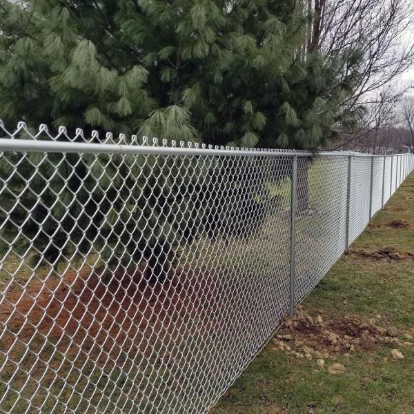 Galvanized Diamond Fence Cyclone Wire Mesh Black Pvc Coated Chain Link Fence Roll 50ft