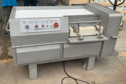 Commercial Stainless Steel Boneless Meat Cutting Dicing Machine 600KG/H