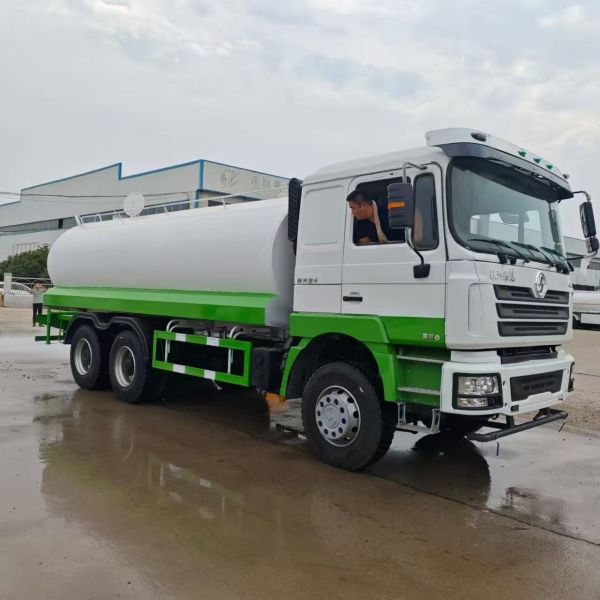 2023 Year Used SHACMAN F3000 Water Truck In Good Condition / Water Truck: Front Spraying, Rear Discharging. Water Gun: High-Powered Cannon.