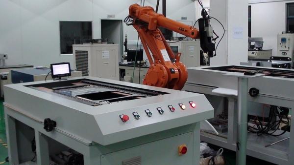 CE & ISO 9001 Robot Jewelry Laser Welder With Abb Robot Arm For Automatic Welding