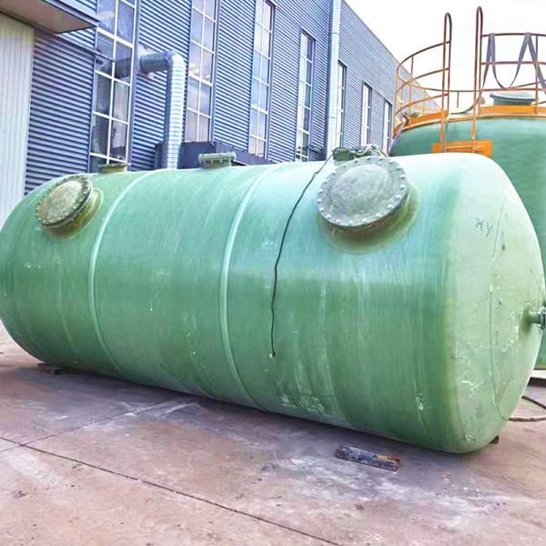 Anti Static FRP Fiberglass Chemical Storage Tanks Long Lasting Durability And Cylindrical Shape For Safe