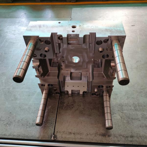 PETS Precision Plastic Injection Mould With 60HRC Steel FINKL Hardness