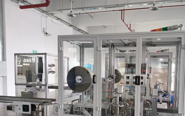 Vitesse de production personnalisable sur une machine d'emballage automatique avancée