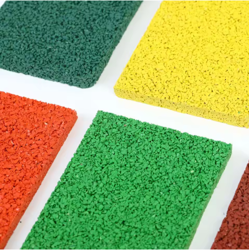 EPDM Rubber Granules with 60-70 ShoreA Hardness 1.5g/cm3 Density and 1-5mm Thickness for Shock-absorbing Playground Surfaces