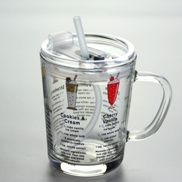 Стекло Кристл мультфильма выпивая с соломой крышки и силиката