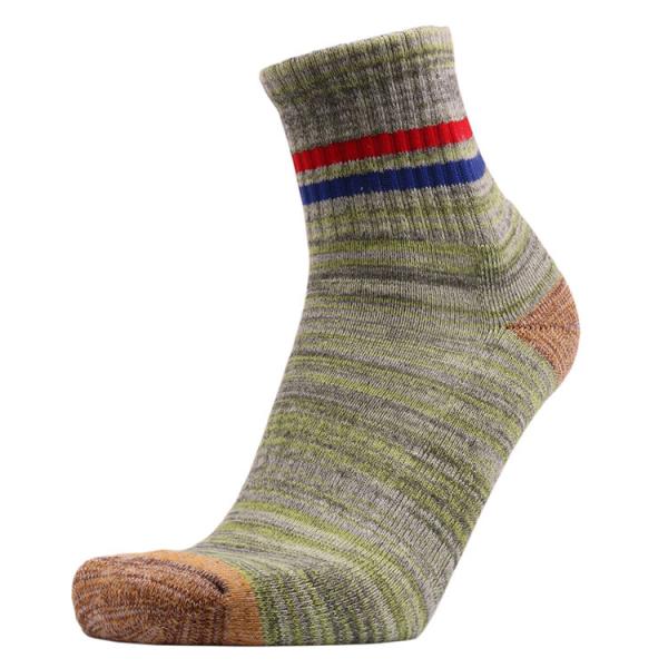 Comfortable High CREW Athletic Running Socks for Men and Women Skiing Picture Shows