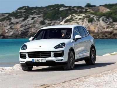 Porsche Cayenne Automotice Wireless Charger 5V / 9V Size 215*170*103