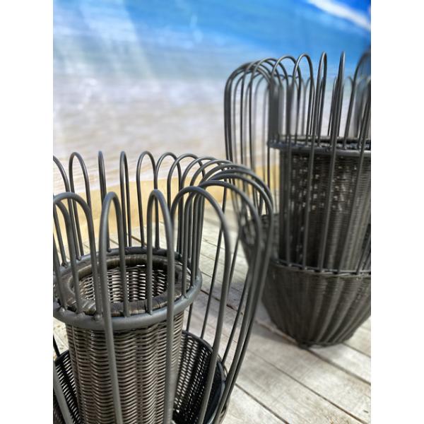 Capa de suelo de ratán maceta con cuenca de zinc en el interior y tecnología avanzada