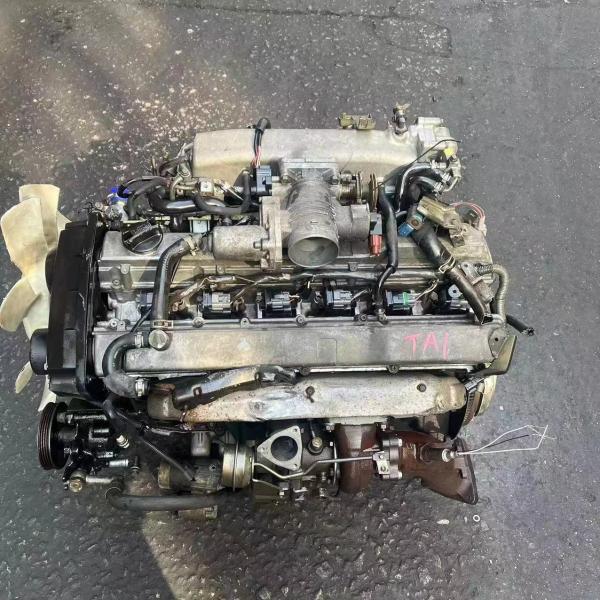 Buena calidad japonés original usado para Nissan RB25 RB25DE Motor completo con caja de cambios