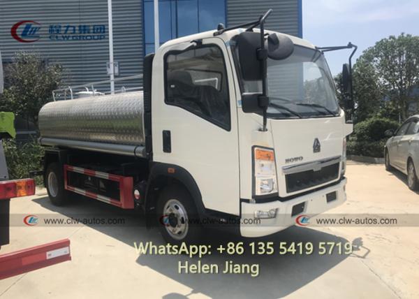 Caminhão de petroleiro de aço inoxidável da água de Sinotruk HOWO 4x2 RHD 5000L