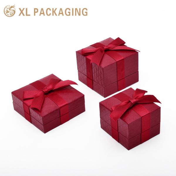 Emballage XL Boîte cadeau personnalisée Emballage Logo personnalisé Emballage bijoux Carton papier Couvercle et fond Boîte à bijoux de plusieurs tailles avec mousse d'éponge