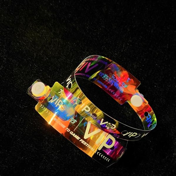 Grátis Pulseira Brilhante Impermeável Logotipo Personalizado Evento Prêmio Prêmio Rainbow Glitter Pulseira de PVC Laser Transparente