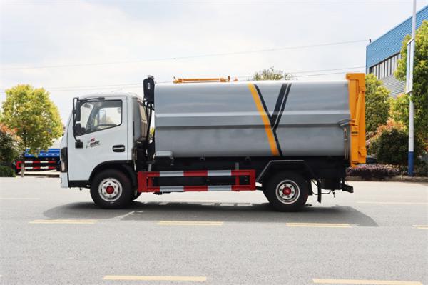4x2 Drive 6CBM Dongfeng Waste Compactor Truck With Back Mounted Bucket