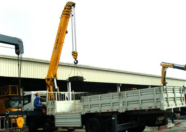 Economical Heavy Things Lift Truck Loader Crane , 16 Ton Truck With Crane