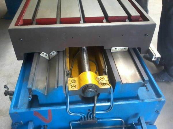 Vertical End Face Milling Machine Process Huge Bridge Box Column in Construction Industry by 5.5Kw Milling Head