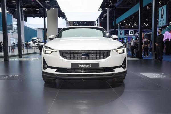 Polestar 2 Compact 5-Door Electric SUV with 485Km Battery Life and 78kwh Battery Capacity