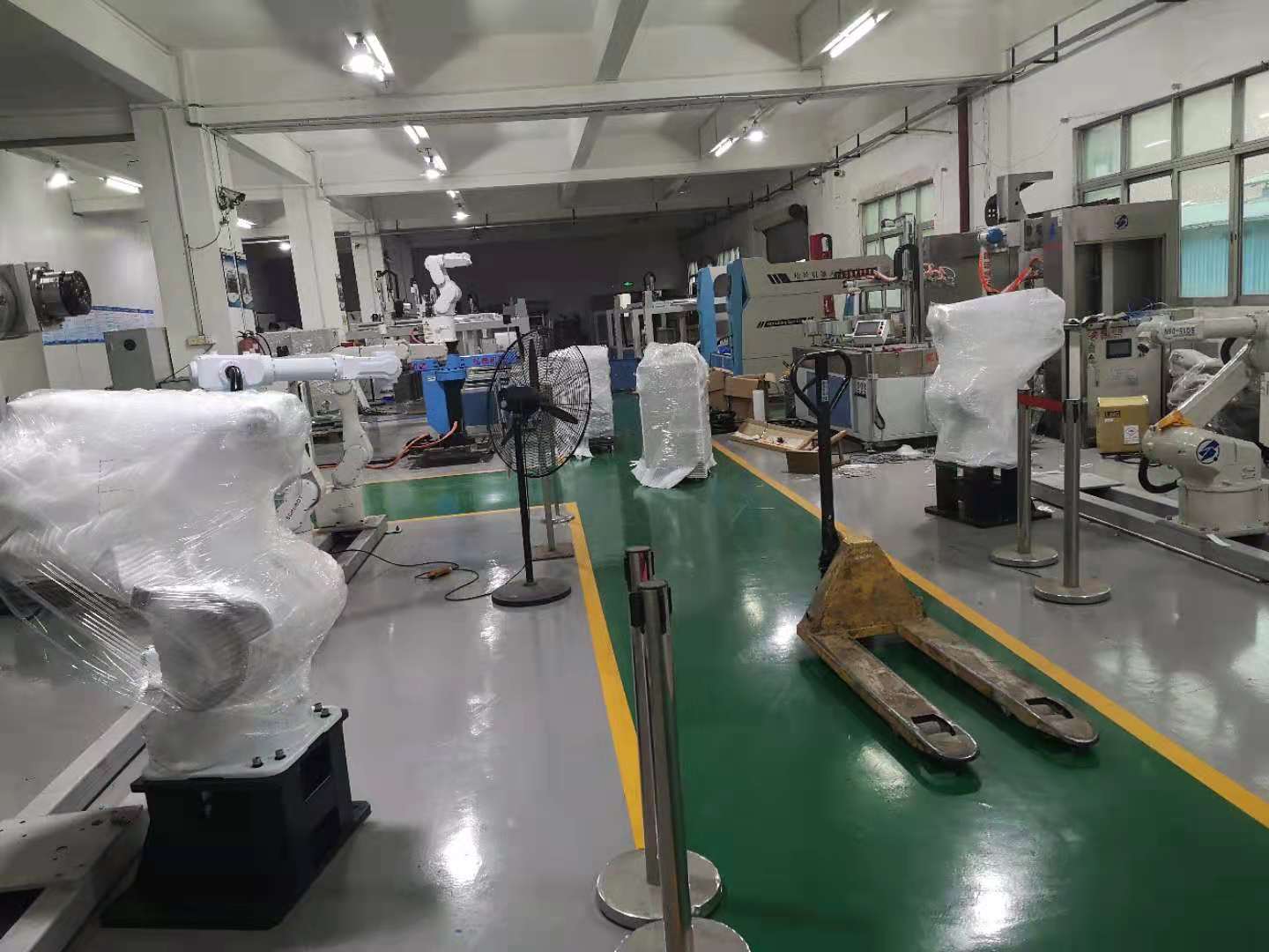 Робот краски автомобиля оси 1500mm робота картины 6 Кавасаки Yaskawa ABB частей металла