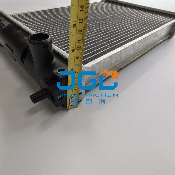 Excavatrice Accessories d'accessoires de machines d'ingénierie de radiateur de réservoir de l'eau YM30-6