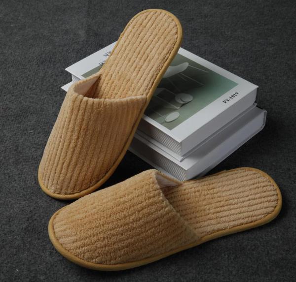 Portable Personalized Hotel Slippers Lightweight High Durability