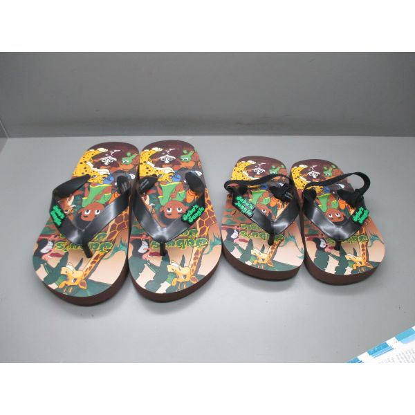 OEM PE EVA enfants personnage Flip Flops sandales ouvertes à l' orteil style Anti-slip Design