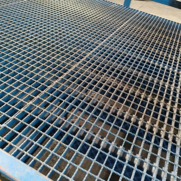 50MM Bar Spacing Industrial Steel Grating Biggest Size 1050mm*6000mm 40*100 Applications in the Market