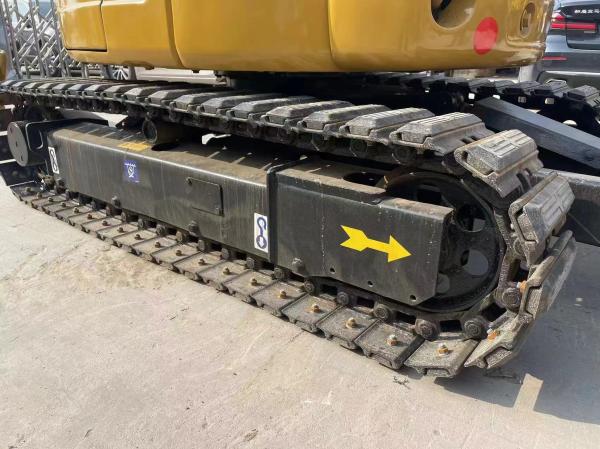 Mini-pelle CAT303E 3 tonnes, rotation arrière nulle, avec moteur Tier 4 de 24,8 CV, profondeur de fouille de 2,65 m