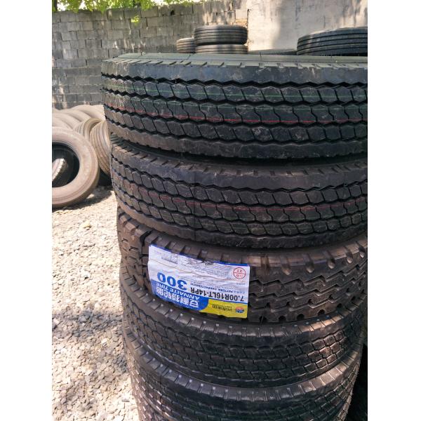 l'autobus de camion des véhicules utilitaires 700R16 bande le tube radial de LT Truck Tires With