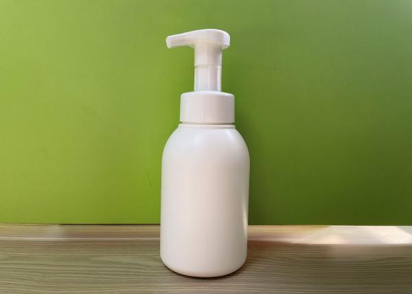 O cosmético plástico do GV 500ml engarrafa com impressão de tela de seda